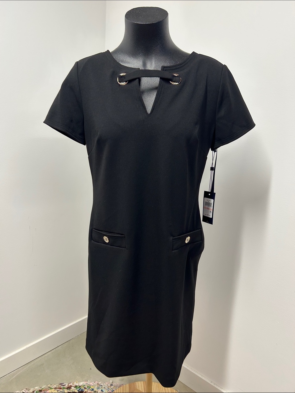 NWT Tommy Hilfiger Black Shift Dress Grommet Keyhole Pocket Detail size 10